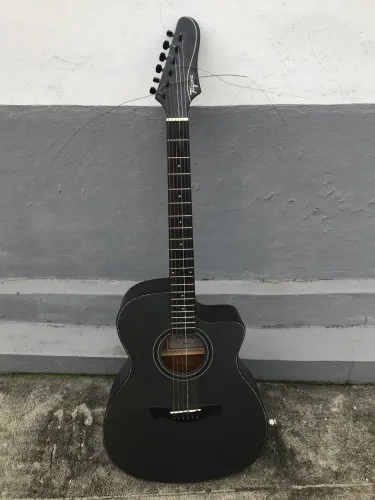 Violão de aço com case