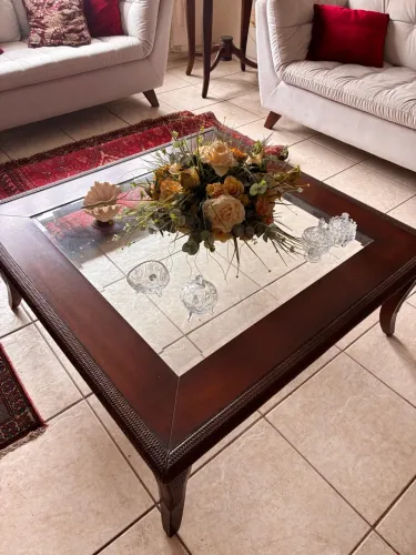 Mesa de centro de vidro 110 x 110