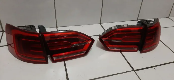 Par de lanternas do Jetta 2.0tsi