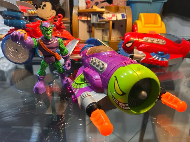 Playskool Heroes Marvel Super Hero Adventures homem aranha doende verde Hasbro