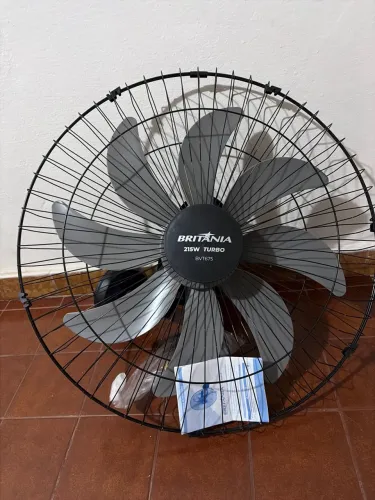 Ventilador de Parede Britânia 215 watts voltagem 220 (Novo)