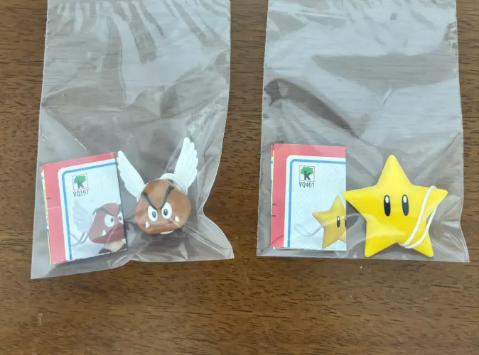 Kit Super Estrela + Paragoomba Kinder Joy Super Mário 