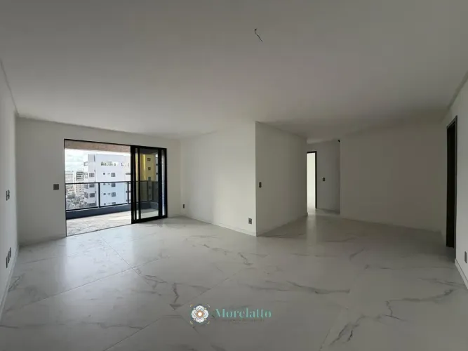 Apartamento com 3 suítes na Ponta Verde