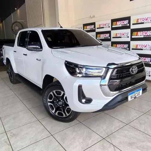 Toyota Hilux CD SRX 4X4 2.8 TDI 16V Diesel Aut. 2025