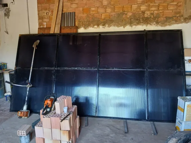 Vendo esse toldo. serve como cobertura ou divisória de paredes