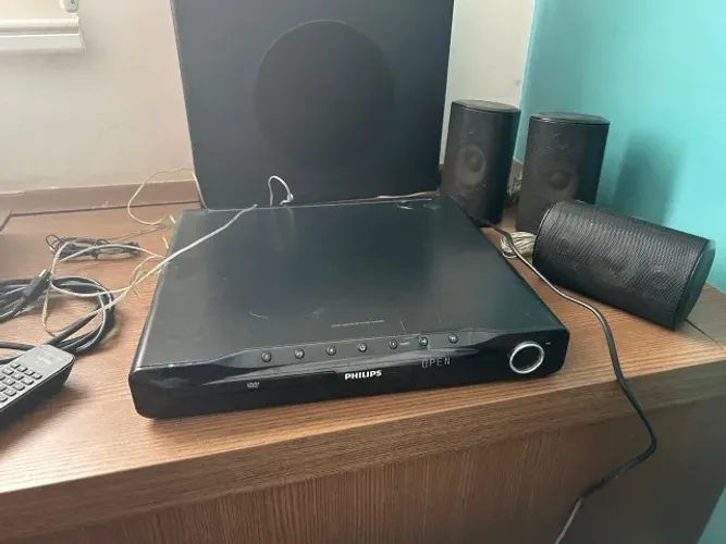 Home Theater Philips HTS3520 com Subwoofer e Caixas