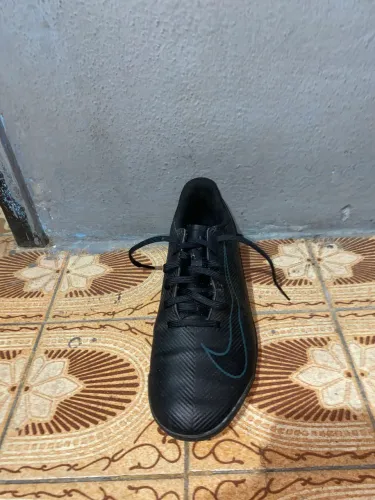 Chuteira mercurial da Nike original nova tamanho 39