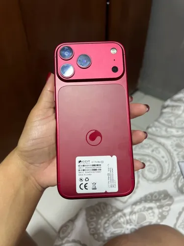 Vendo D17 pro Max nuevo de 1 tera (no es iPhone )