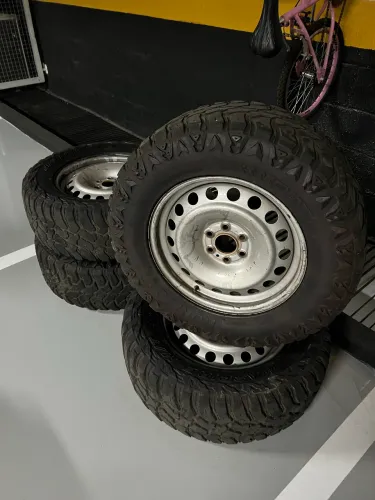 Pneus usados frontier 22/23