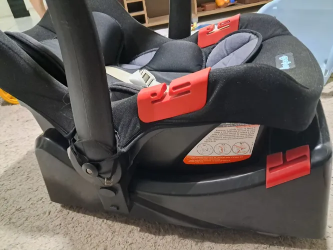 Bebê conforto BURIGOTTO COM BASE 