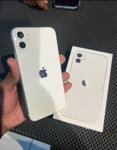 Iphone 11 impecável na caixa 