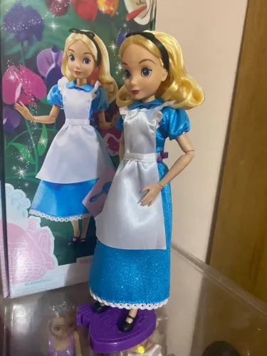 Boneca Barbie Alice no país das maravilhas para colecionadores Disney