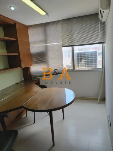 Copacabana | Sala Comercial 28m² | Copa e Banheiro | Pronta para Uso