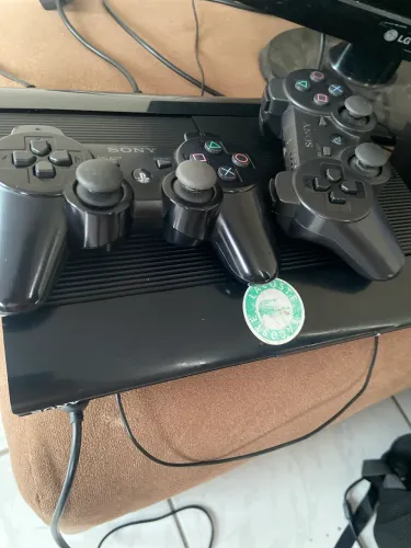 PlayStation 3 semi novo desbloqueado +monitor 23 pl de brinde
