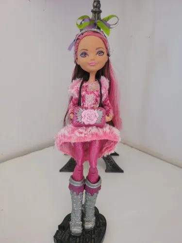 Briar Beauty da coleção Epic Winter da linha Ever After High.