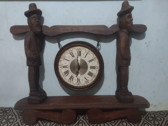 Relógio Antigo De Parede Ou Mesa.
