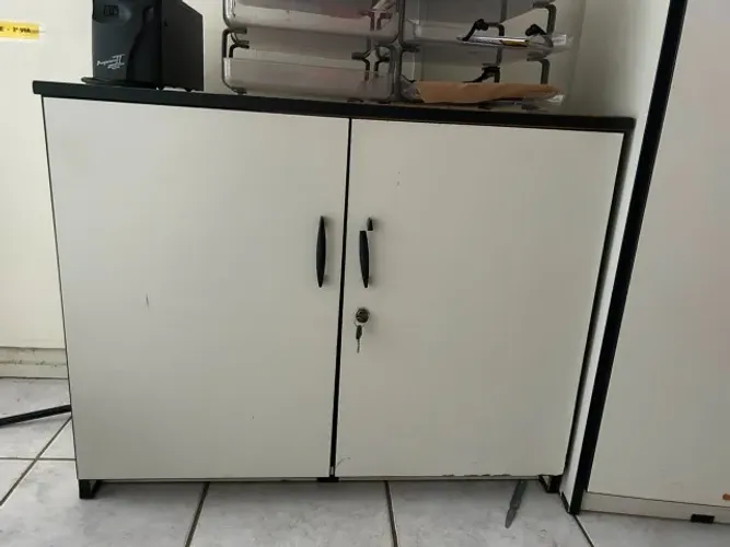 Armário baixo 2 portas