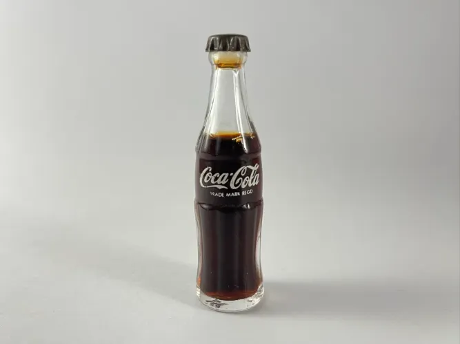 Miniatura Coca-Cola Japão - Anos 80 Coleção Países 