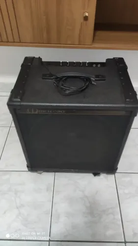 Amplificador de baixo 100 watts 