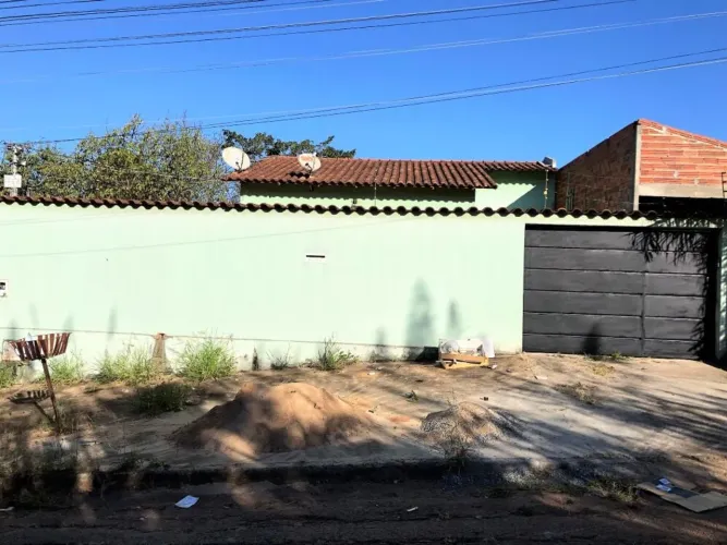 Casa à venda no bairro Parque Veiga Jardim - Aparecida de Goiânia/GO