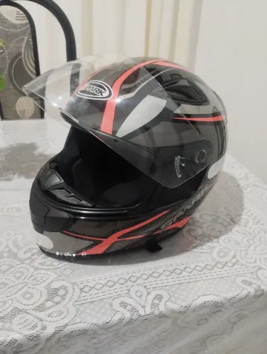 Capacete novo