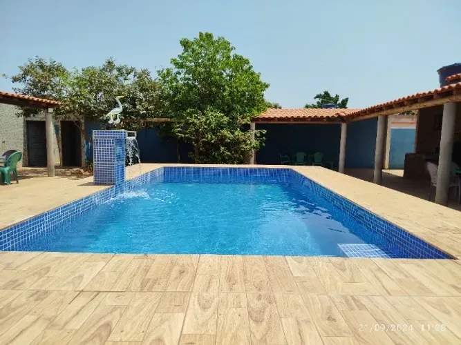 casa com espaço e Piscina Varzelândia mg