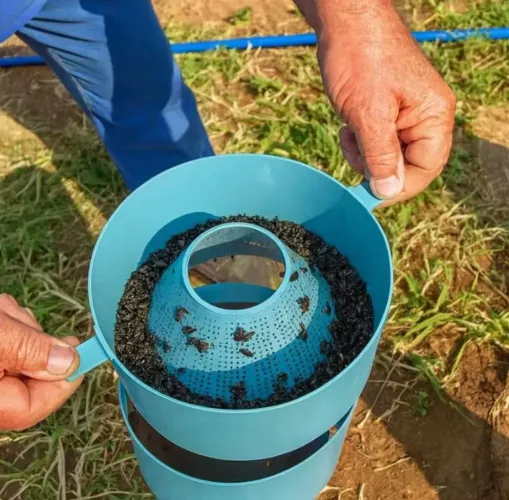 Atrativo Biológico Pega Moscas - Acabe de Vez a Infestação