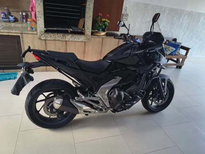 VENDO NC 750X DCT 25 / 26 ÚNICO DONO. NOVA !!! SEM DETALHES!!!!