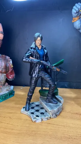 Leon resident evil requiem 