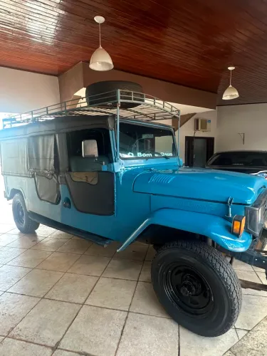 Toyota Band.Jipe Cap.de Aço Chas. Longo Diesel 1985