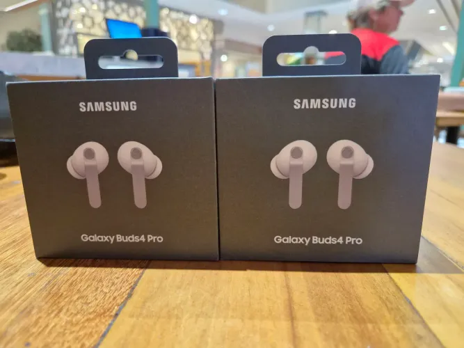 Galaxy Buds4 Pro branco (lacrado)