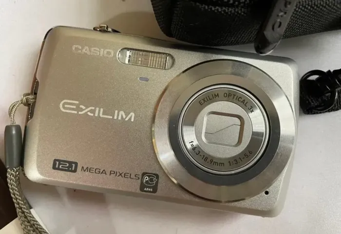 VENDO CÂMERA Casio EXILIM