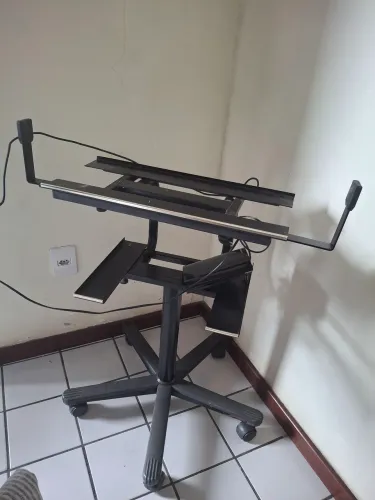 Vendo carrinho ( suporte TV)