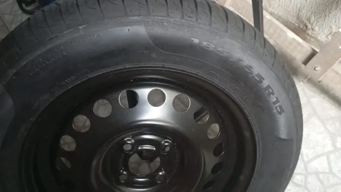 Pneu 185 65 R15 Pirelli P1 Novo