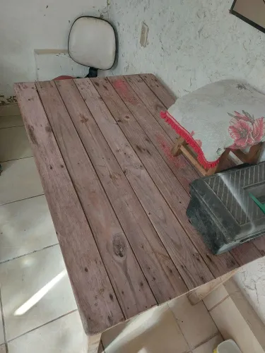 MESA COM CADEIRA