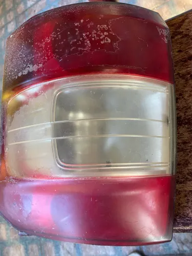 Lanterna traseira Montana 2010 em diante 