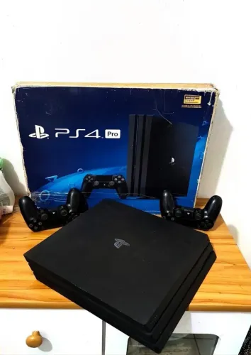 PS4 Pro 4k - (troco por ps3 + 1200) Ac cartão