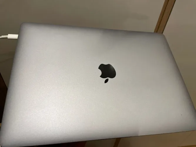 MacBook Pro touchbar 2020