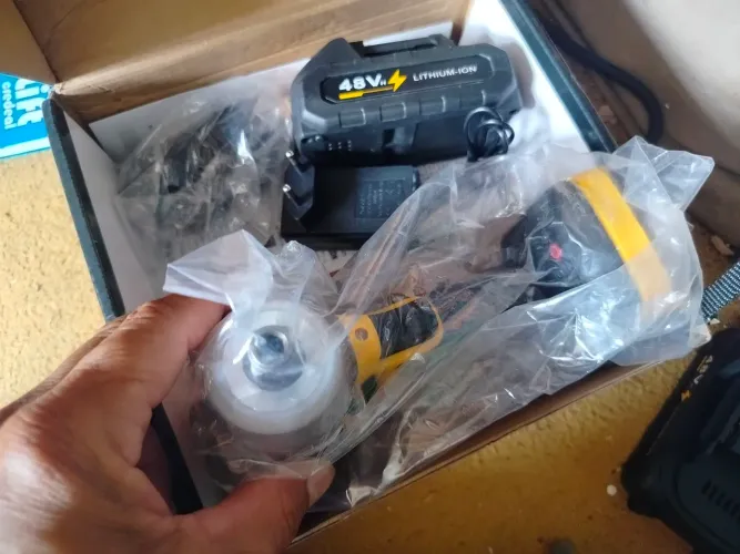 Chave de impacto nova lacrada pra vender já vai com dois bits soquetes pra tira pneu