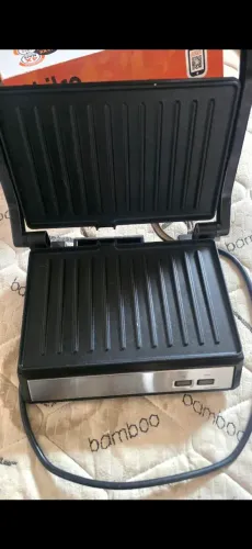 Sanduicheira 220 volt