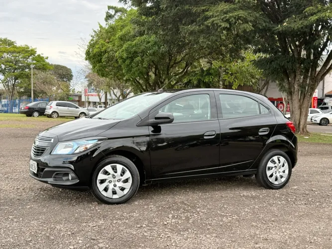 Chevrolet Onix Hatch LT 1.4 8V Flex Mec. 4P 2015