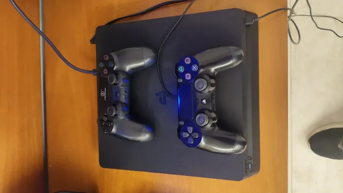 Playstation Sony PS4 slim