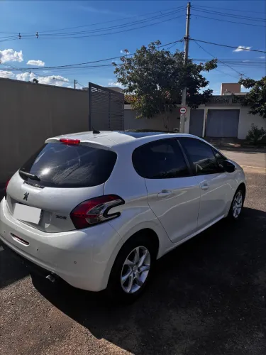 Peugeot 208 Allure 1.5 Flex 8V 5P 2016