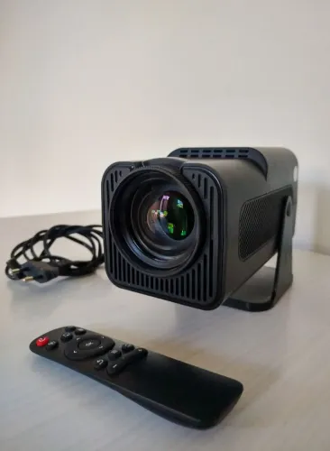 Mini Projetor Hy320