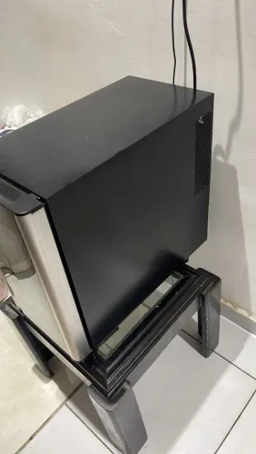 Adega climatizada 8 garrafas Eletrolux 