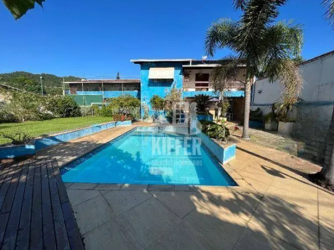 Casa com 4 quartos à venda, 300 m² por R$ 1.500.000 - Serra Grande - Niterói/RJ