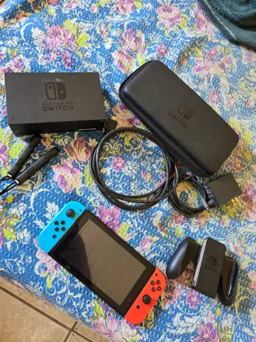 Nintendo Switch v1 Desbloqueado via software + cartão 64gb cheio de jogos 