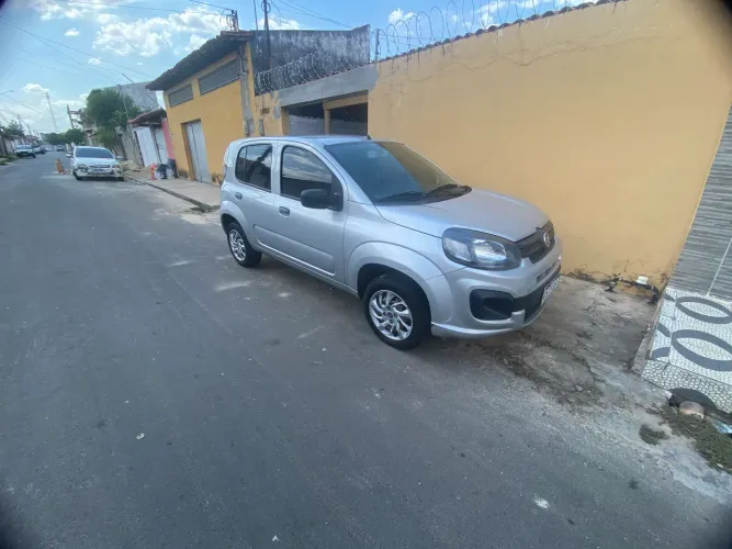 Fiat Uno Attractive 1.0 EVO Fire Flex 8V 5P 2021
