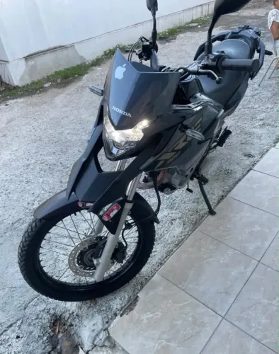 XRE 300 2023