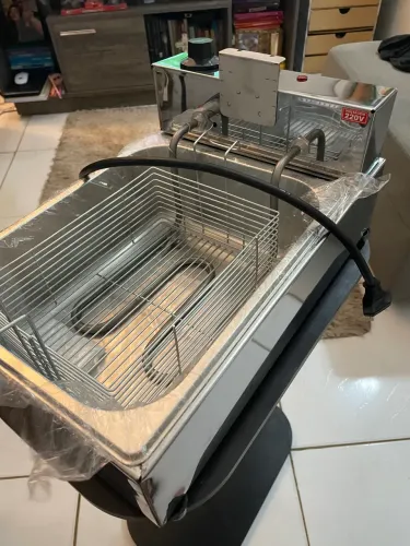 FRITADEIRA ELÉTRICA PROFISSIONAL INOX 5L - 220V | ALTA PERFORMANCE PARA SUA COZINHA! 